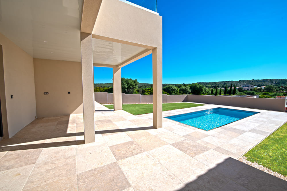 Art extérieur de maison construite par Maison Kamci à Narbonne