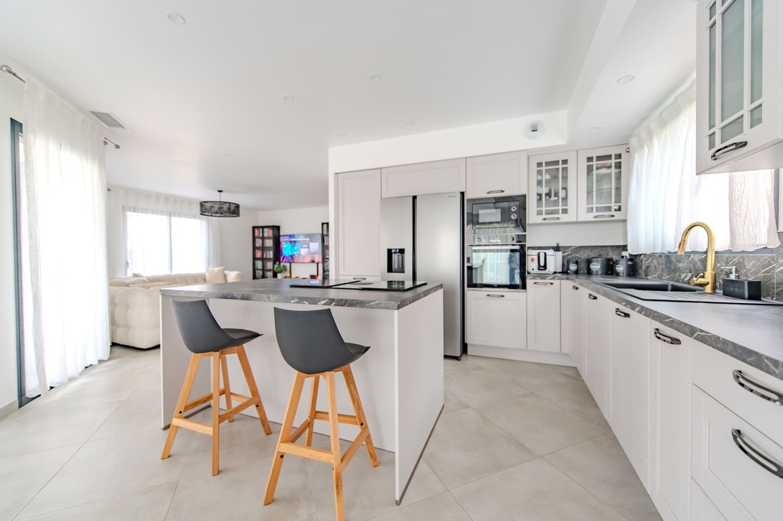 Intérieur d'une maison construite par Maison Kamci